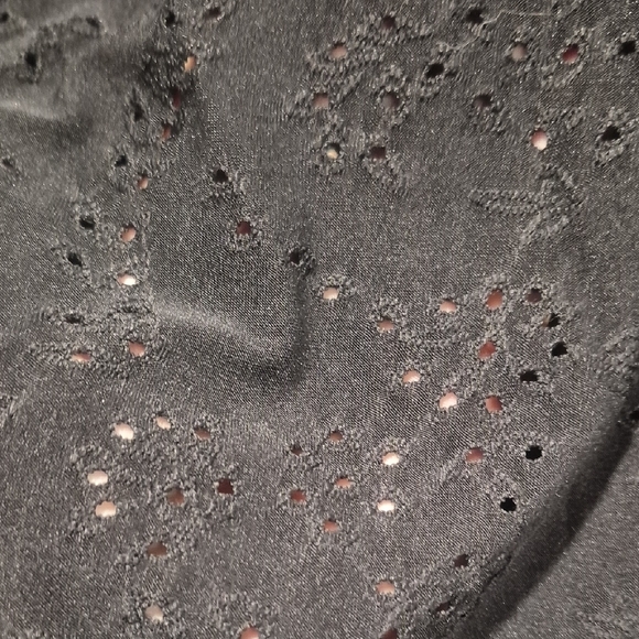 W5 Women's Elegant Black Textured Blouse - Picture 3 of 5